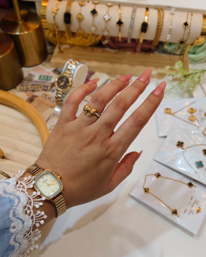 The Infinite Knot - Ring