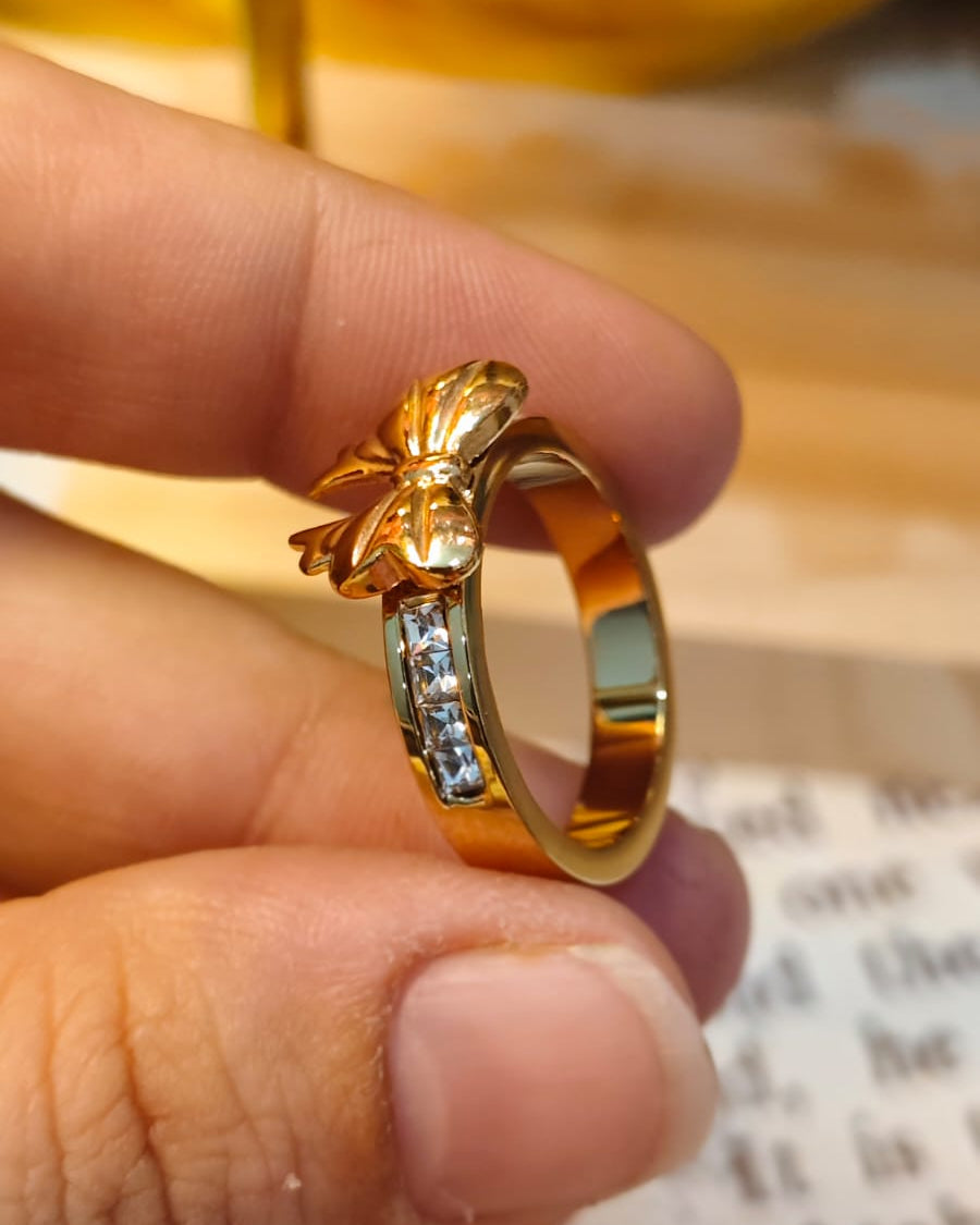 The Infinite Knot - Ring