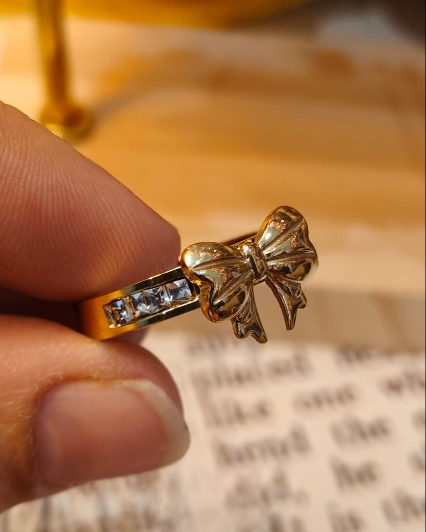 The Infinite Knot - Ring