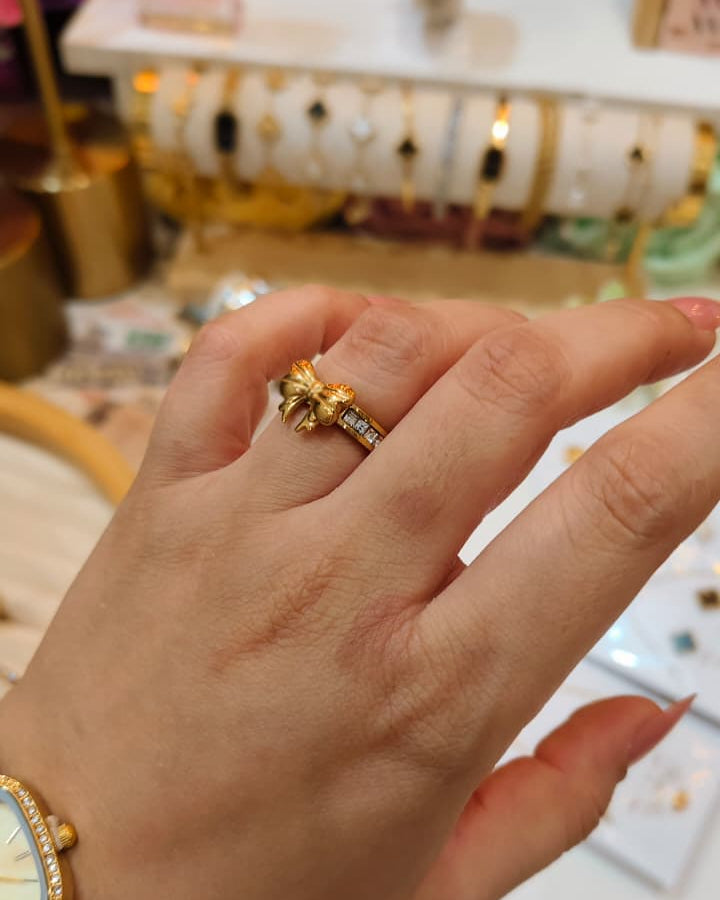 The Infinite Knot - Ring