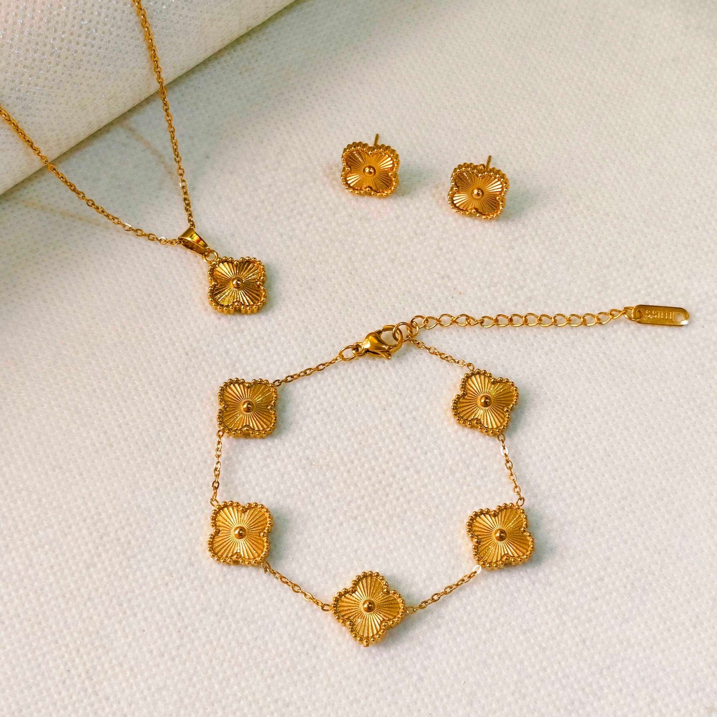 Golden Van Cleef clover set